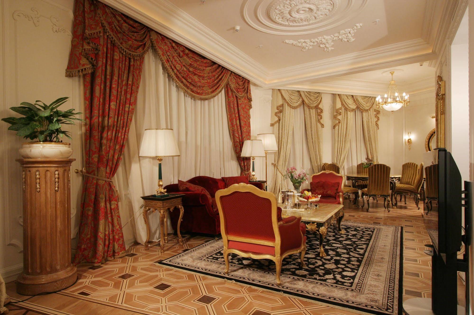 Savoy Hotel Mosca Esterno foto